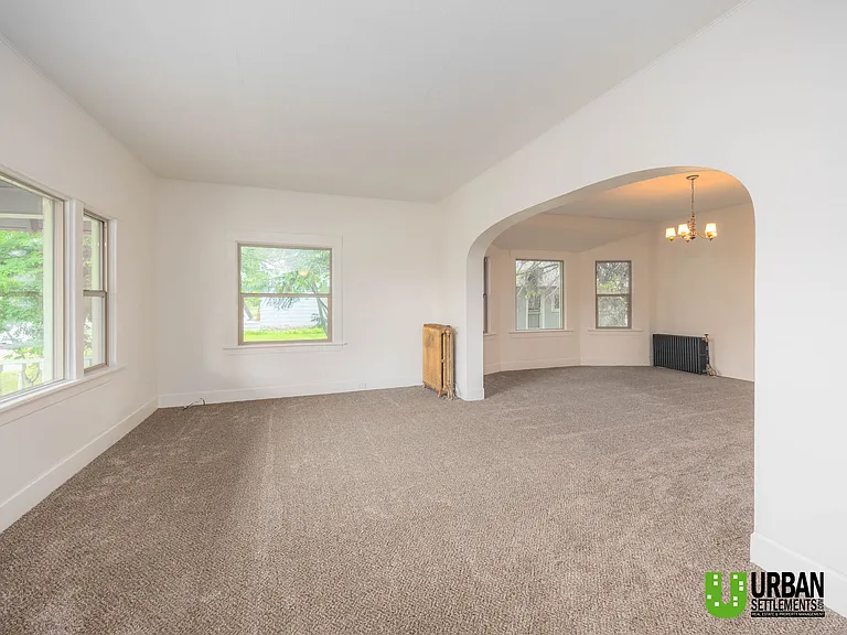 724 E Ermina Ave — Photo 11