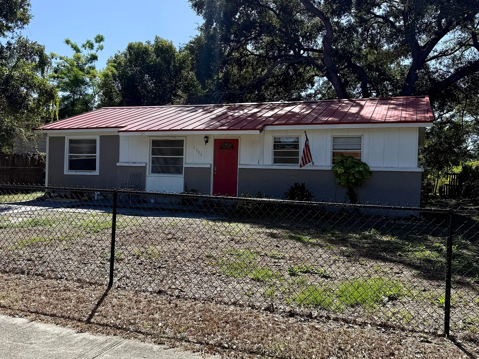 4 bed, 1045 sqft, $2,200 — Photo 1