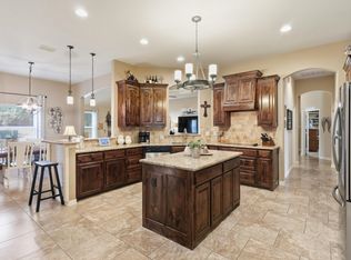 100 Valle Ct, Azle, TX 76020