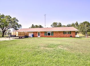 108 E Chestnut St, Nash, OK 73761
