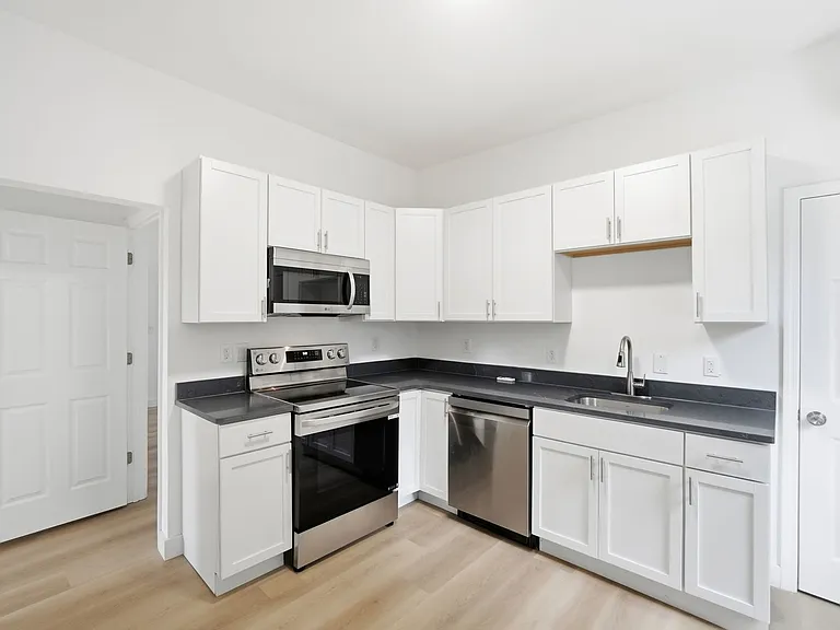 568 Hale Ave — Photo 24