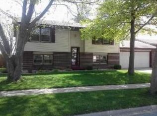 1024 Flamingo Ln, Bradley, IL 60915