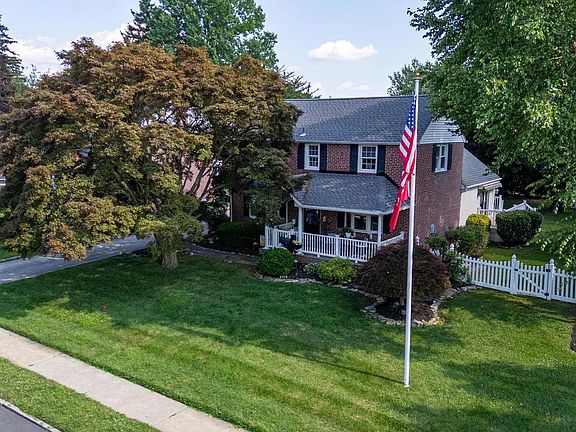 3rd image of 540 Hawarden Rd