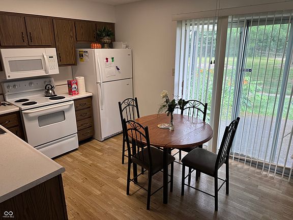 3rd image of 2609 Harwich Dr