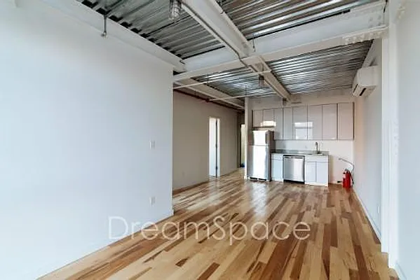 Rented by Dream Space Realty | media 8