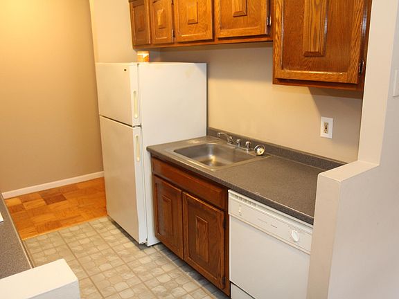 4th image of 461 New Milford Ave APT 23