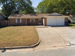 311 Arthur Dr, Kennedale, TX 76060