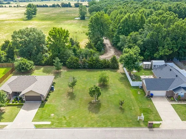 Riley Cir #15, Alma, AR 72921