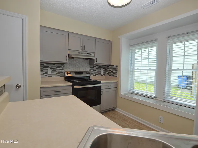 3011 Foxhorn Rd — Photo 6