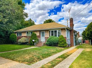 346 Litchfield Ave, Elmont, NY 11003
