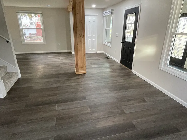 553 Adams Ave — Photo 6