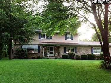 1st image of 224 Circle Dr