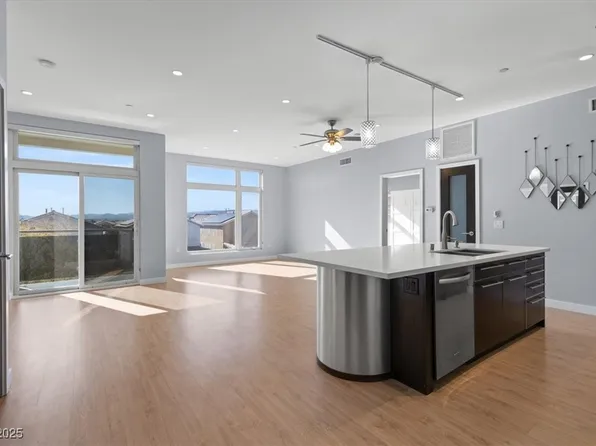 8925 W Flamingo Rd Unit 213, Spring Valley, NV 89147