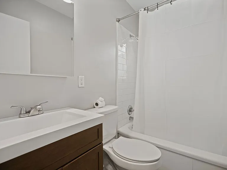 908 N 38th St — Photo 13