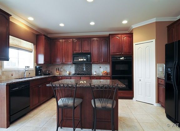 4th image of 823 S Longwood Dr