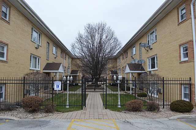 1st image of 6630 W 95th St