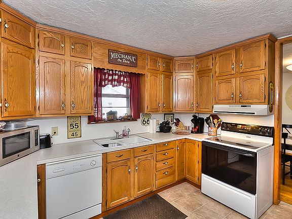 4th image of 103 E Ash Dr