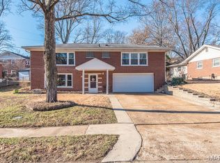 8408 Hawkesbury Dr, Saint Louis, MO