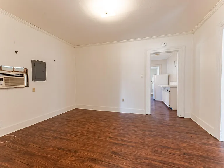 1105 Aime St — Photo 7