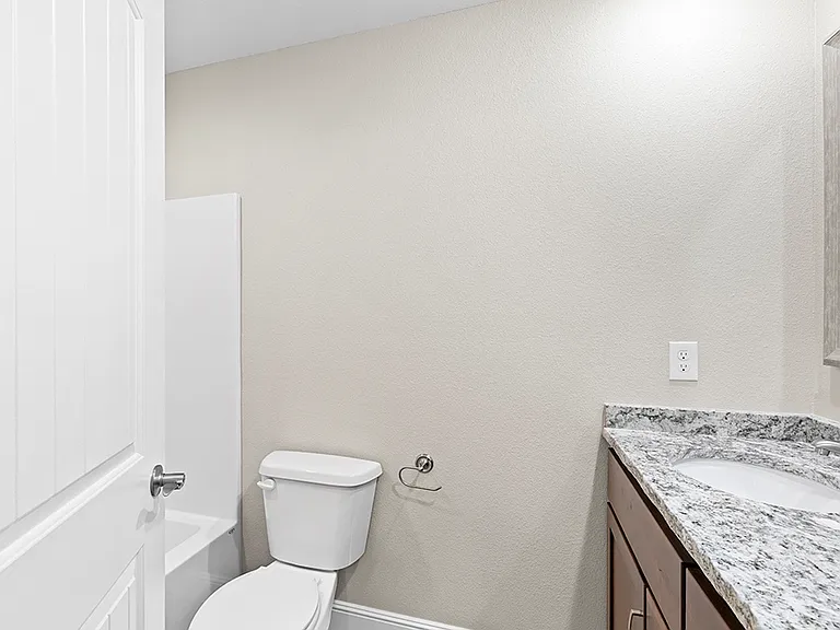 2331 S Willard Ave — Photo 13