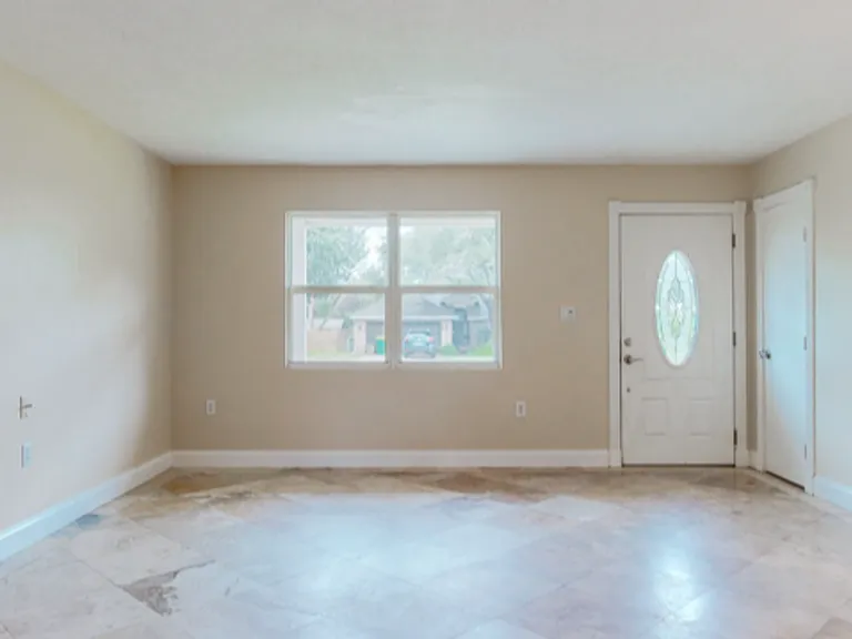330 Stahlman Ave — Photo 4