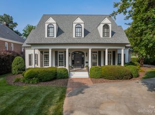 2810 Sharon Rd, Charlotte, NC 28211