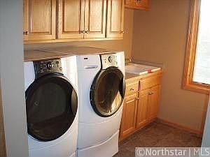2nd image of 17532 Dunkirk St NE
