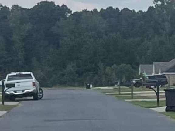 Exterior Neighborhood (street photo)