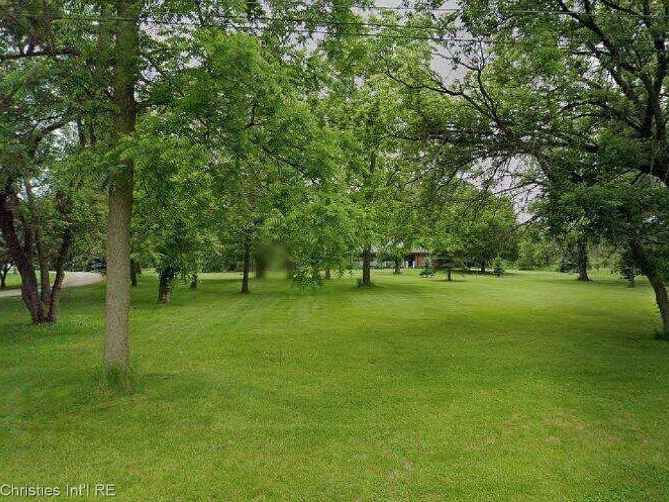 1st image of 56499 Fairchild Rd