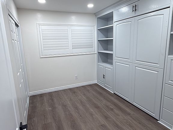5th image of 17541 Santa Monica Cir
