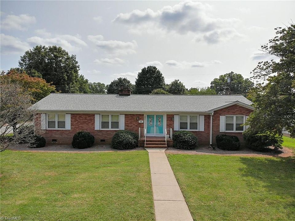 1st image of 2901 Northampton Dr