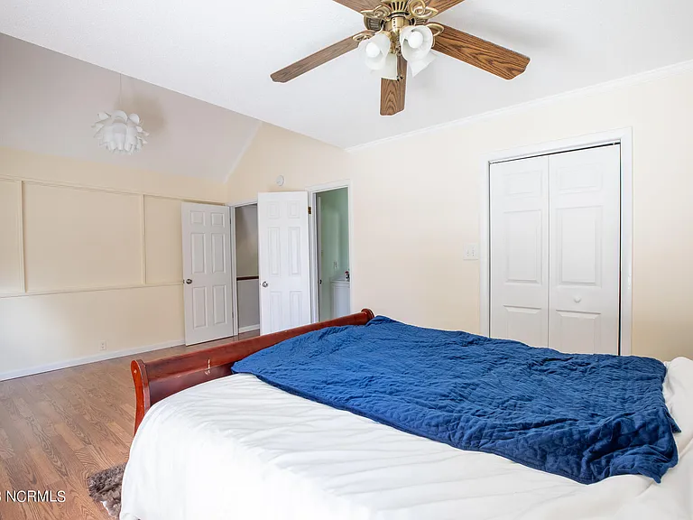 204 Doris Ave E — Photo 15