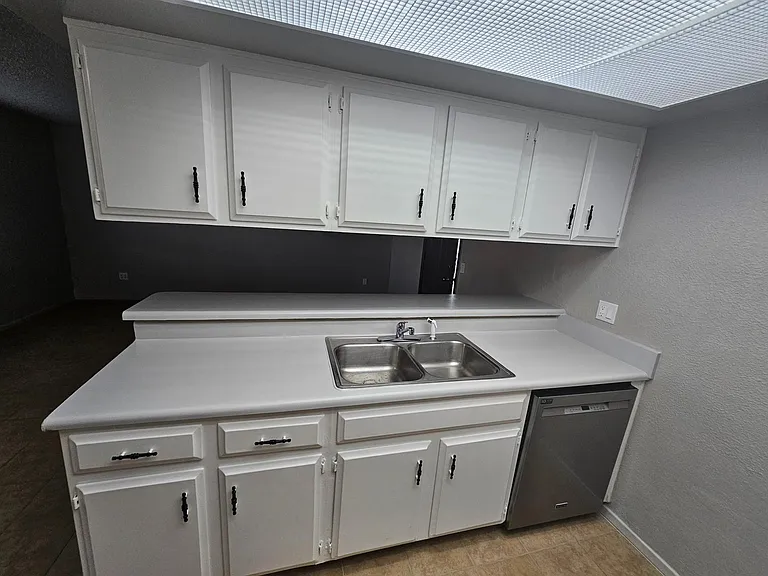 3046 E Marconi Ave #103 — Photo 35