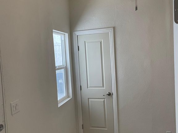 4th image of 1260 W 83rd St