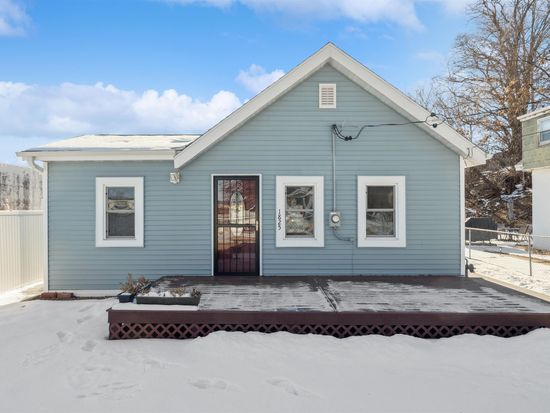 1825 Ann St, Dubuque, IA 52001