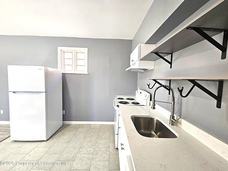 125 River St #A — Photo 3