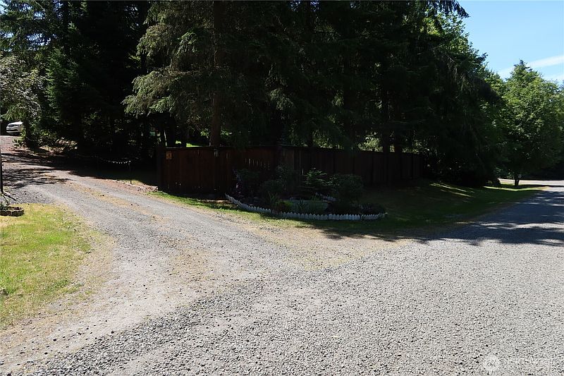 4th image of 11 Landgrove Lane