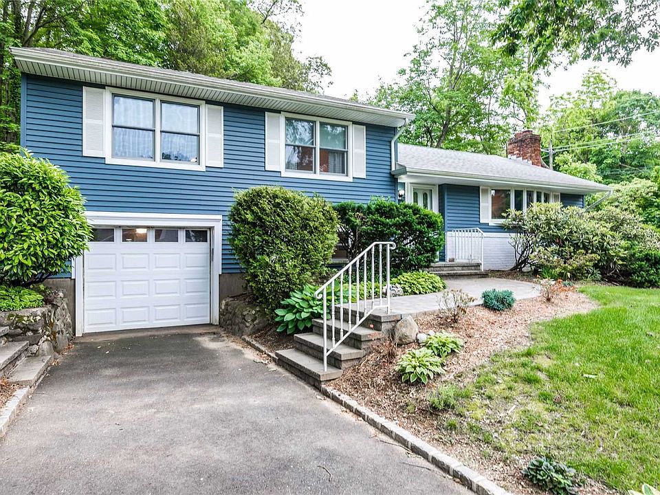 1st image of 2 Baywood Pl