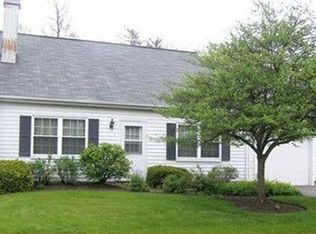 8776 Eastbrook Cir, Chagrin Falls, OH 44023