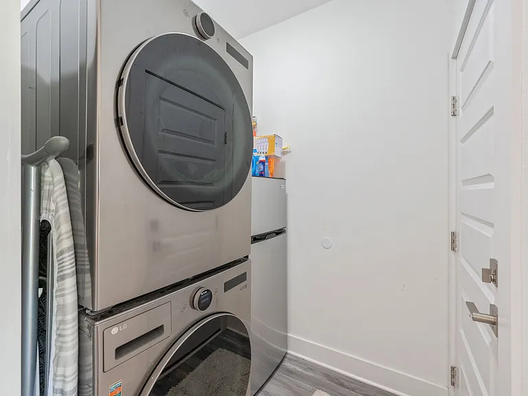 150 E Hibiscus Ave — Photo 18