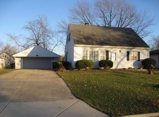 12211 Tompkins Pl, Crown Point, IN 46307