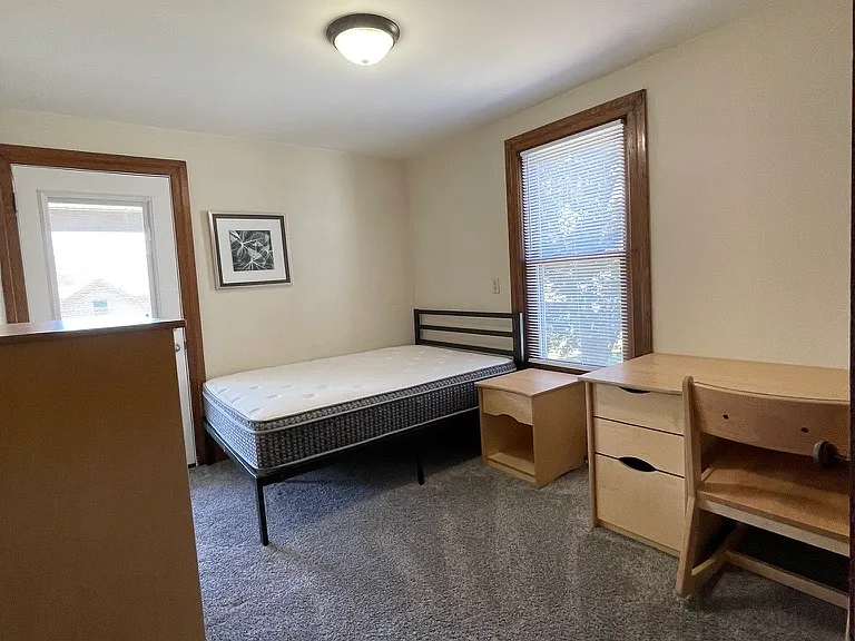 Bedroom 3 (with deck access)