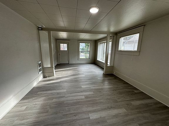 4th image of 105-107 Genessee St #105