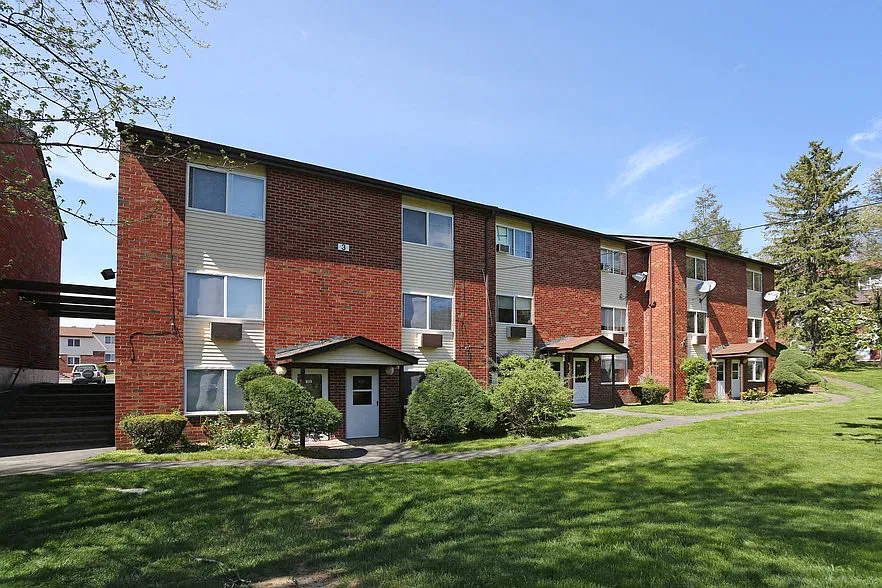 SummerHill Apartments — Photo 2