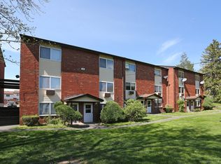 288 Woodbury Cir #84, Middletown, CT 06457