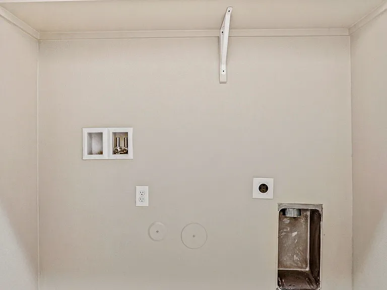 714 Hc Gilbert Minjares Dr — Photo 8