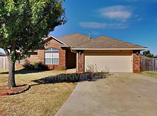 403 S Pointe Ln, Mustang, OK 73064