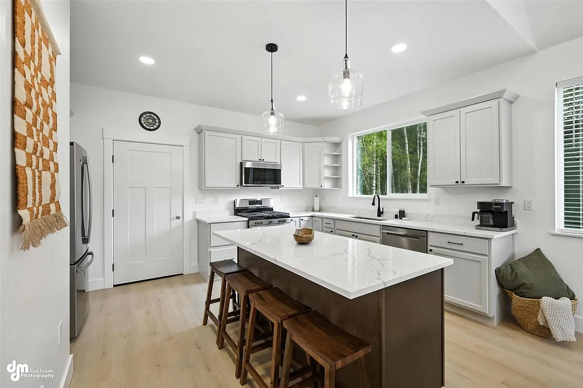 2 bed, 1.5 bath, 974 sqft, $2,550 — Photo 4