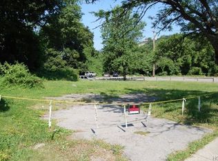 106 Smith St, Peekskill, NY 10566