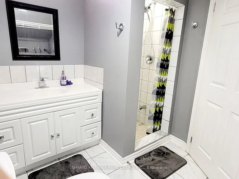 108 Camomile St #BASEMENT — Photo 11